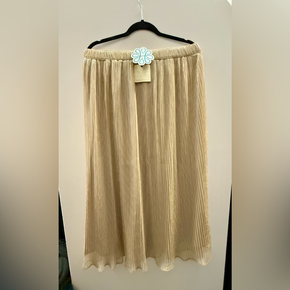 NWT gold midi skirt!…
